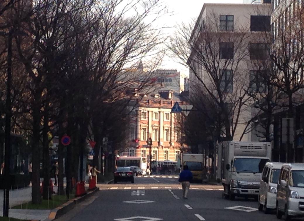 Bomingo 丸の内 が好き 今は表参道も大分良くなったけど ブランドもの買いにごちゃごちゃ街並みの汚い銀座に行くのは全く理解できなくて 大人の買い物するなら丸の内みたいなとこなんじゃないの と思ってたワケですが Http T Co Ja7o8yjx77