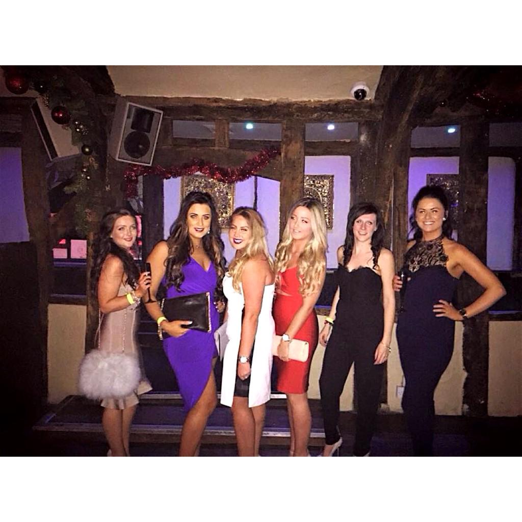 Jessicaxlight's tweet photo. NYE SugarHut 🎉🎊🎉 http://t.co/KQ5lDAS3cm