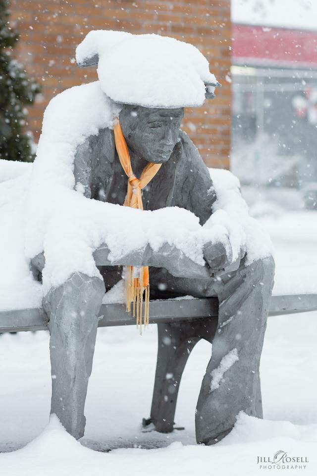 ArtBend's tweet photo. Thanks for the photo @ILOVEBENDOR You guys like my new scarf? http://t.co/D5jMdU8mB9