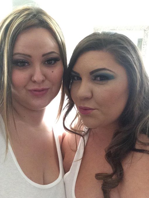 Me and my good friend @bellabendzxxx Missed u http://t.co/qxU04Y8dnO<a class="tags" href="/tag/bellabendzxxx">@bellabendzxxx</a><a href="/tag/swinglifestyle"class="tags"><span>#swinglifestyle</span></a>