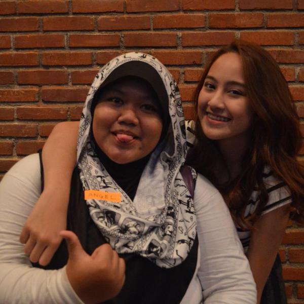ProudSalsha_'s tweet photo. kak @AngellAlika dan @salshaabilaa at #AlshaMiniConcert http://t.co/9BwpDU5fvm
