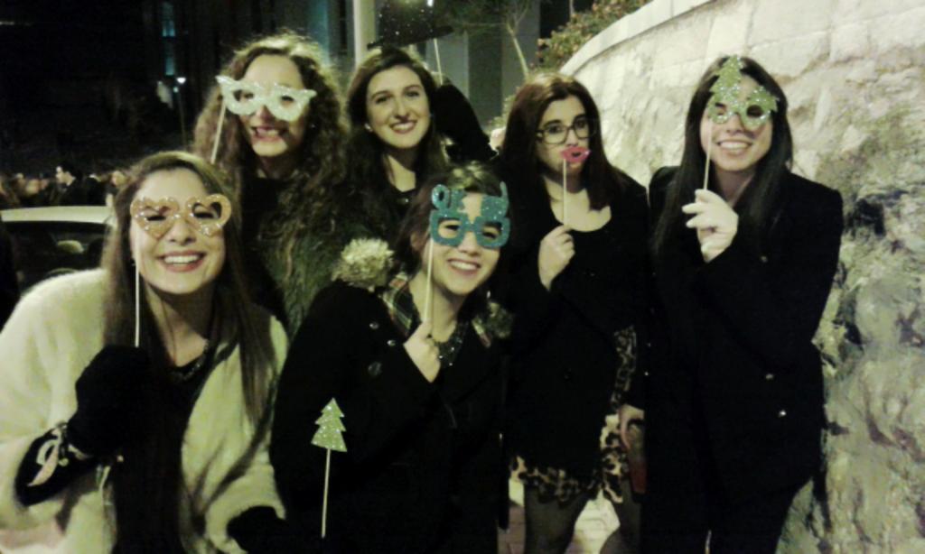 LaHates's tweet photo. La mejor entrada de año posible junto a ellas. http://t.co/S3vR6825sK