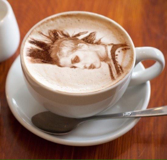 Caopcchino !

Brody Dalle 

Happy 35th Birthday to you!!!

1 Jan 1979 