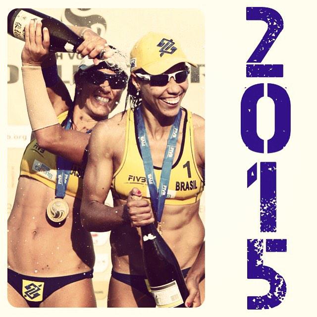 BBnosEsportes's tweet photo. O tão esperado ano novo chegou! E você? O que deseja para que 2015 seja um ano memorável? #AGenteQuer 2⃣0⃣1⃣5⃣🎆 http://t.co/Yz4aYLR6nV