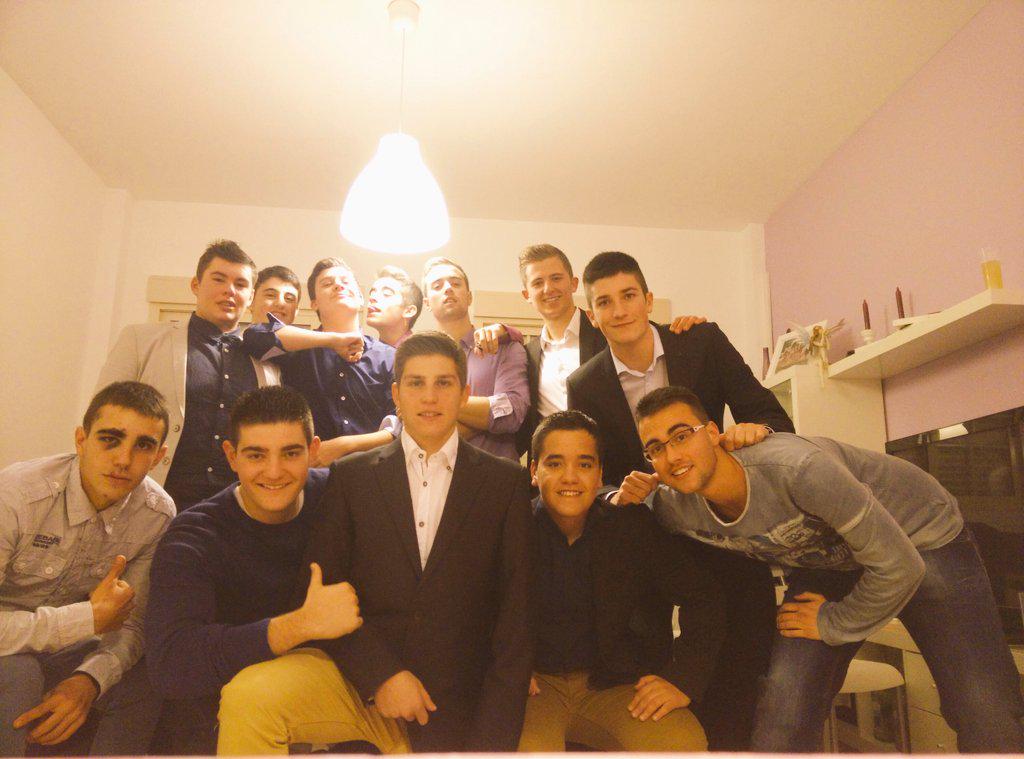 JaumeMonllor's tweet photo. Fue una nochevieja en familia, con MI FAMILIA http://t.co/KO6jzHtQ0R