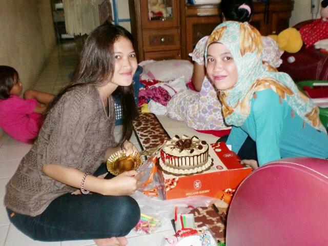 FrizkaEva's tweet photo. @RestiSuciP ;;) http://t.co/jtDLRSNOFM