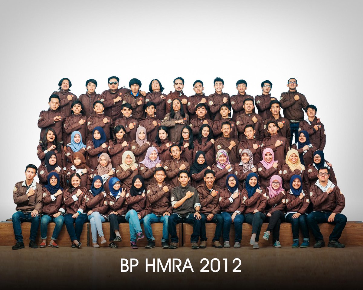 gamagian's tweet photo. Kawan, terima kasih atas perjuangan dan pengorbanannya selama satu tahun periode ini, @HMRAPolban #BP2012 http://t.co/O7wSCEsYm1
