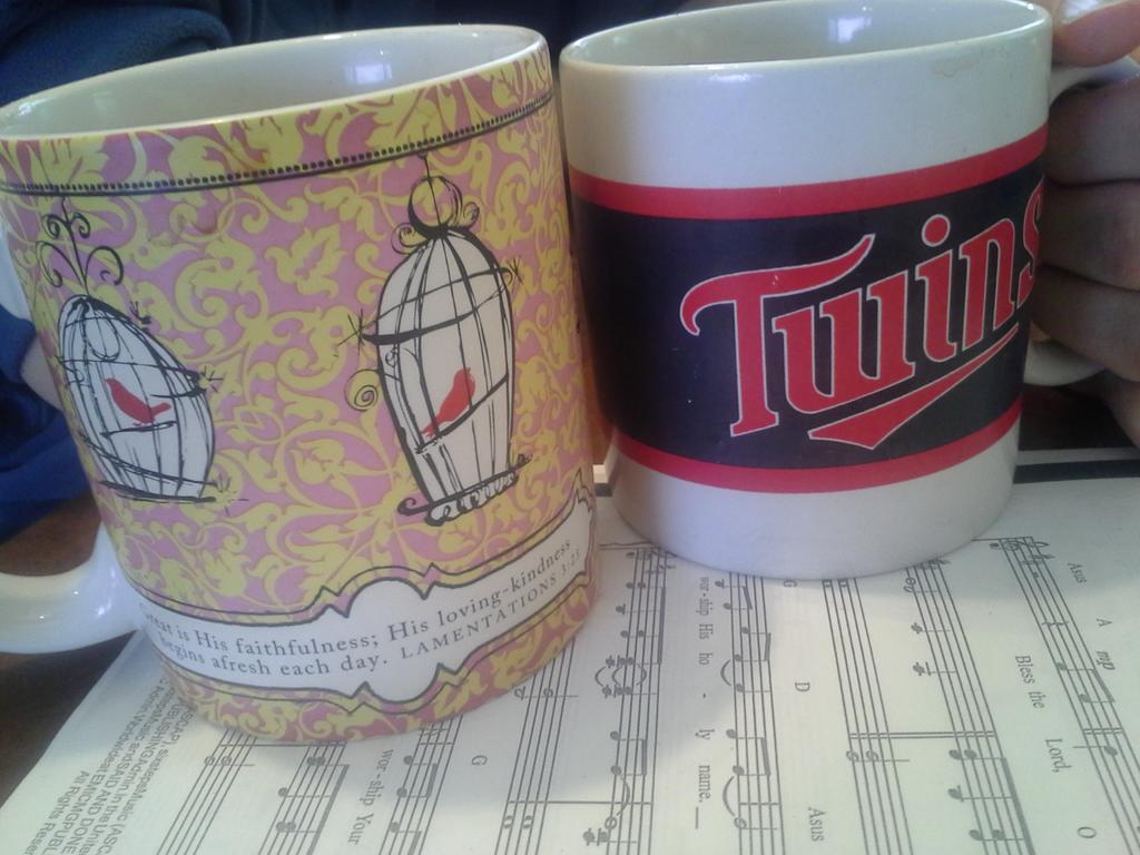 AnneZeit's tweet image. Starting 2015 just fabulously...with @1N4005 and some good coffee.  Happy new year!