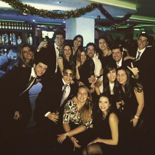 Mercedesmaldon5's tweet photo. Grande bienvenida al 2015. Como ellos nadie, repito NADIE! http://t.co/vzDwxxyPq9