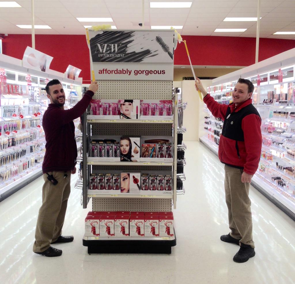 timkennedy83's tweet photo. #newyearsday #refresh #reset #refocus #swifferclean at T2102! http://t.co/HzQTBy2Mf6