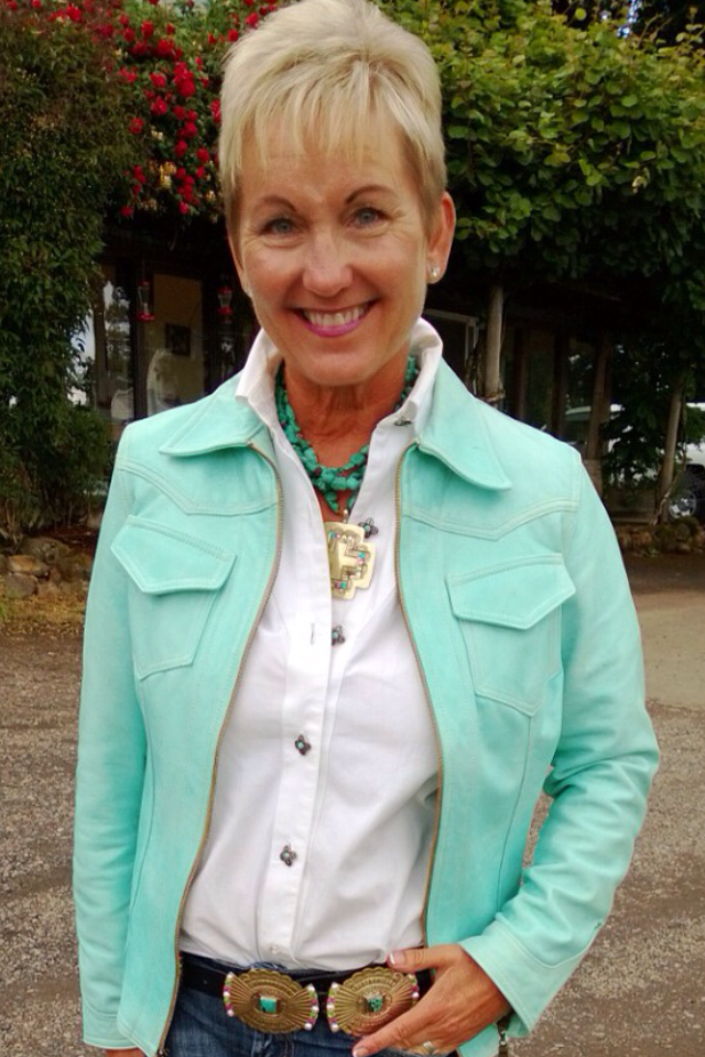 JoniHarms's tweet photo. Happy New Year  @CulpeppersUK @BringCountry2UK @OnYourRadio @WhisperingBob http://t.co/lCd2bOdQTn