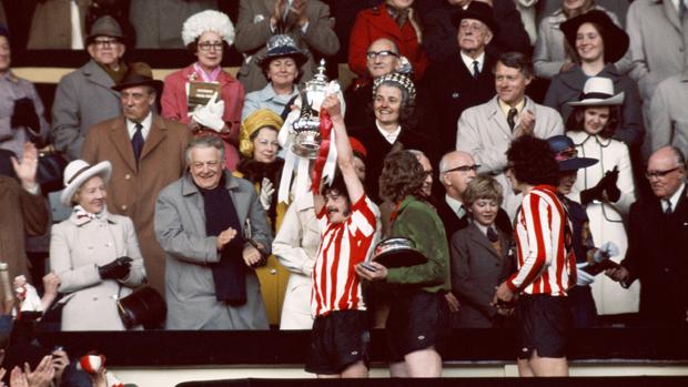 EnglandFootball's tweet photo. FA CUP: Half-time reading for @SunderlandAFC fans - a look back on when you won The Cup in '73 http://t.co/s7vVwFt2Sg http://t.co/2ixGOcNwzB