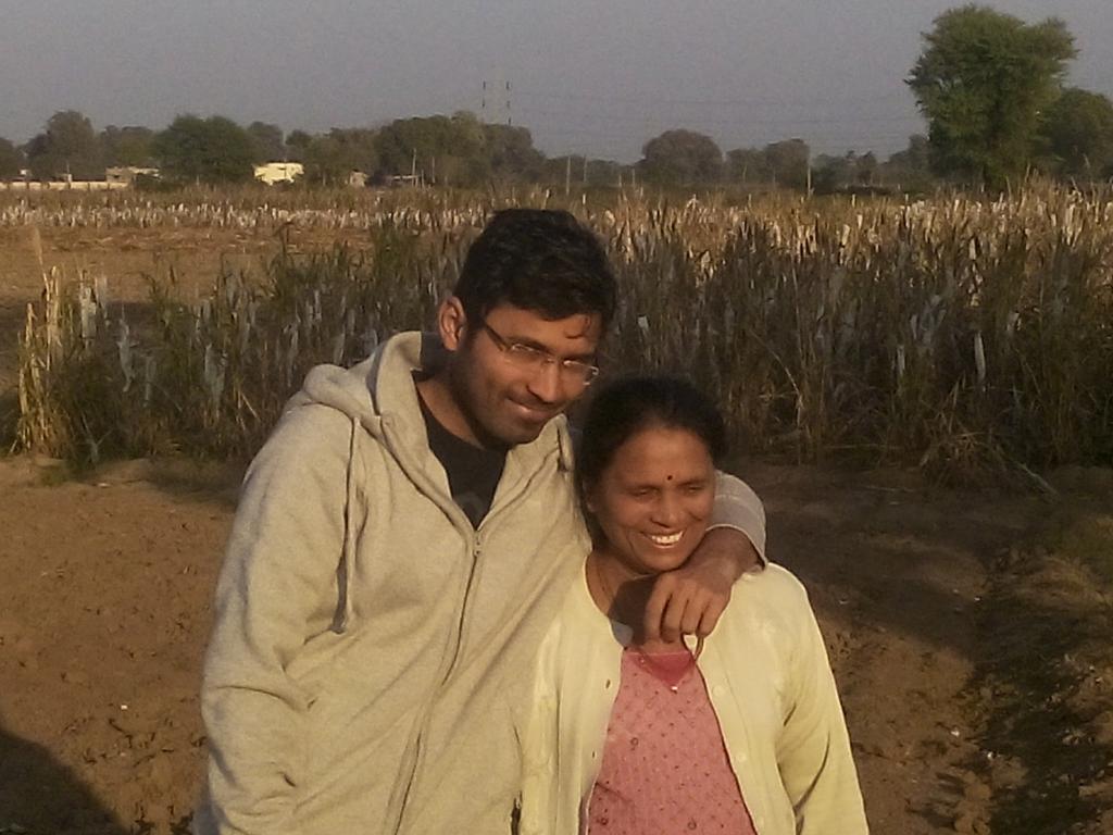 bcamin16's tweet photo. Mom, son Anuj,Arya &amp; sweet Home.. http://t.co/upA4oBSH8O