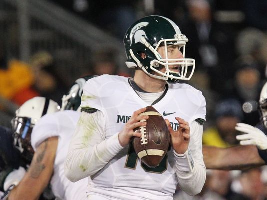 bnewsheadlines's tweet image. #ConnorCook, Windsor: Cook not NFL ready, but QB wants to develop - on.freep.com/1vyg8oC
