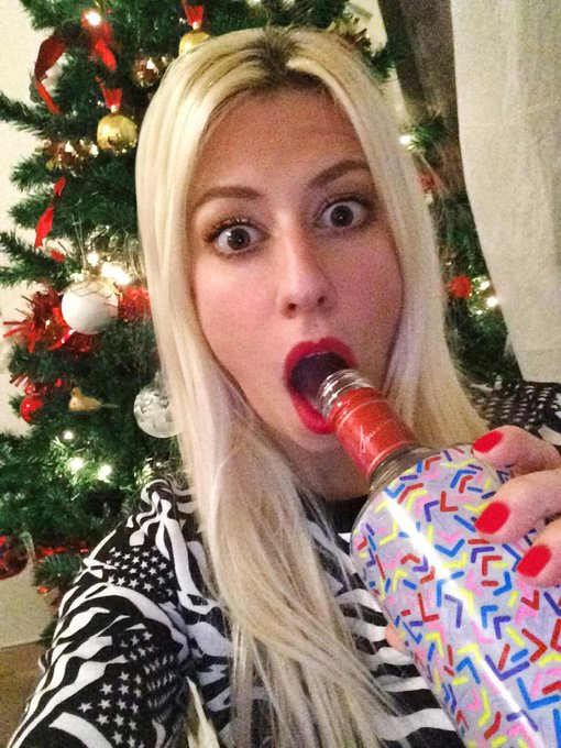 Happy New Year 2015 !!!! 🎉🎊🍷🎊🍸 Bonne Ann&eacute;e 2015 !!!! 🎉🎊🍷🎊🍸🎉 http://t.co/TEADo9ptu4<a href="/tag/yeswevolt"class="tags"><span>#yeswevolt</span></a>