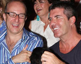 NotSandyLane's tweet photo. RT @Celebrity_Dog: RT @SimonCowell: “One little pup my hubby @ImPaulMckenna &amp; I met who needs a home http://t.co/mY5Lekh7vJ” #SandyLane