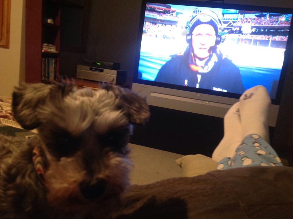 sportsnutStu's tweet photo. Tanner please move....your blocking the game. #WinItForClint #WinterClassic #Blackhawks http://t.co/h1XRTt5gYp