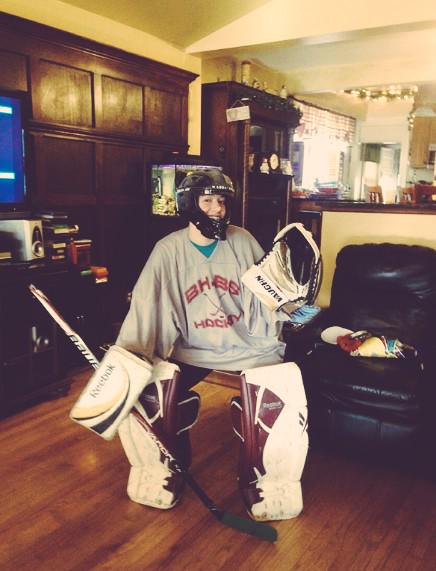 Victoria_Madds's tweet photo. ¿¡am i hockey enough!? _X_ #hackislife #hockeyislife #puck=life http://t.co/9igOBqwF2h
