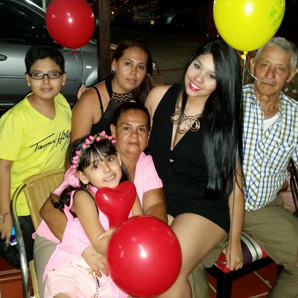 JessicaSierra06's tweet photo. Recibir el año con una familia unida, definitivamente es lo mejor en este mundo, paz interior 💕 http://t.co/k3l4coDGDL