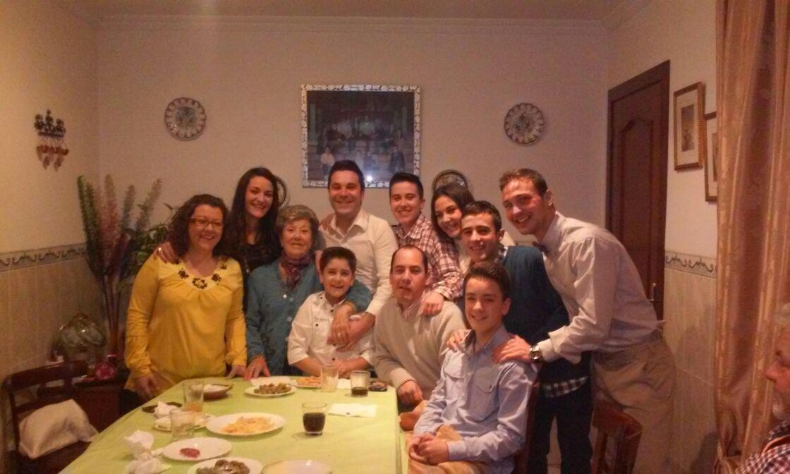YaniraFernand17's tweet photo. Los primos aunq faltan 4 http://t.co/bgk7INAl1A