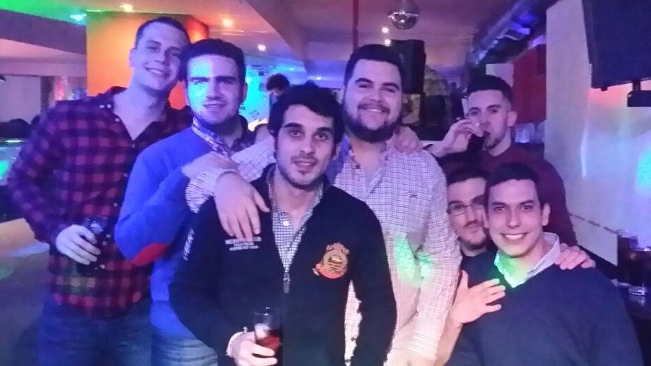 joarivas6's tweet photo. Que la vida son momentos, ¿sabes? Y son los pequeños detalles los que hacen grandes las cosas http://t.co/PkIyAJQphz