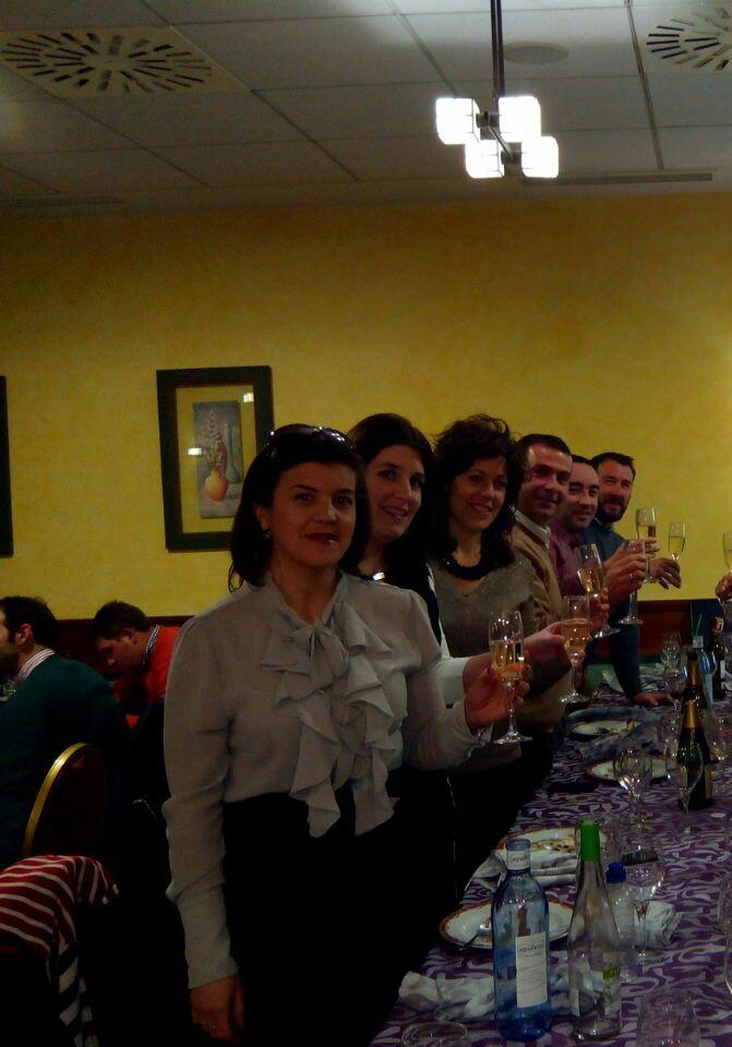 elitran's tweet photo. Buen día de comida hoy con los amig@s!!! http://t.co/OF634LThT4