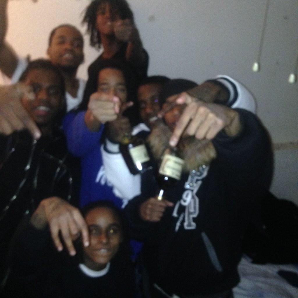 EGlizzy073's tweet photo. Last Night Wit My Smokers Happy BDay CEO #CoreyTown 👿💯💉Ⓜ️🅱😷💯💯 http://t.co/Prf2hvETc6