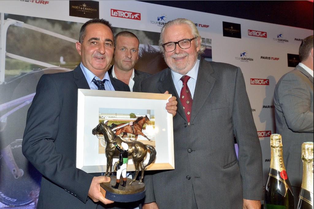FBTROT's tweet photo. #SpainTrot PICSOU propiedad de la CUADRA SA MARINA reconocido en Paris como mejor caballo TF http://t.co/2pflwxcMyz