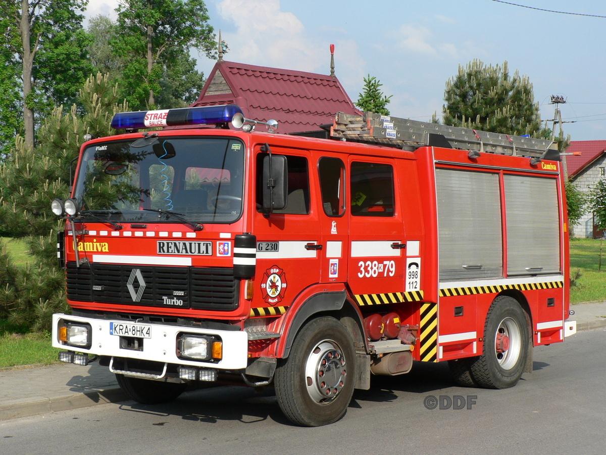 DaleyFireFotos's tweet photo. Renault G230/Camiva Pump from 1983 from France, now in service with Volunteer Fire Unit in Balice Poland. #OSPBalice http://t.co/ffb95K6fp2