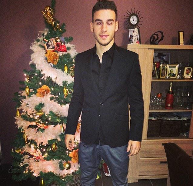 MBrunoOfficial's tweet photo. Bonne et heureuse année 2015 à tous ! http://t.co/hefC8dyspK