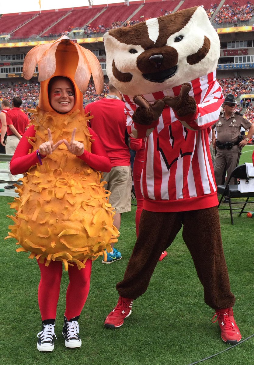 UWMadison's tweet photo. THIS IS EVERYTHING. RT @UWBadgers: LET ALL OF AMERICA FEAST ON COCONUT SHRIMP UNTIL THEY HAVE HAD THEIR FILL!!! http://t.co/RlWYuMMJZo