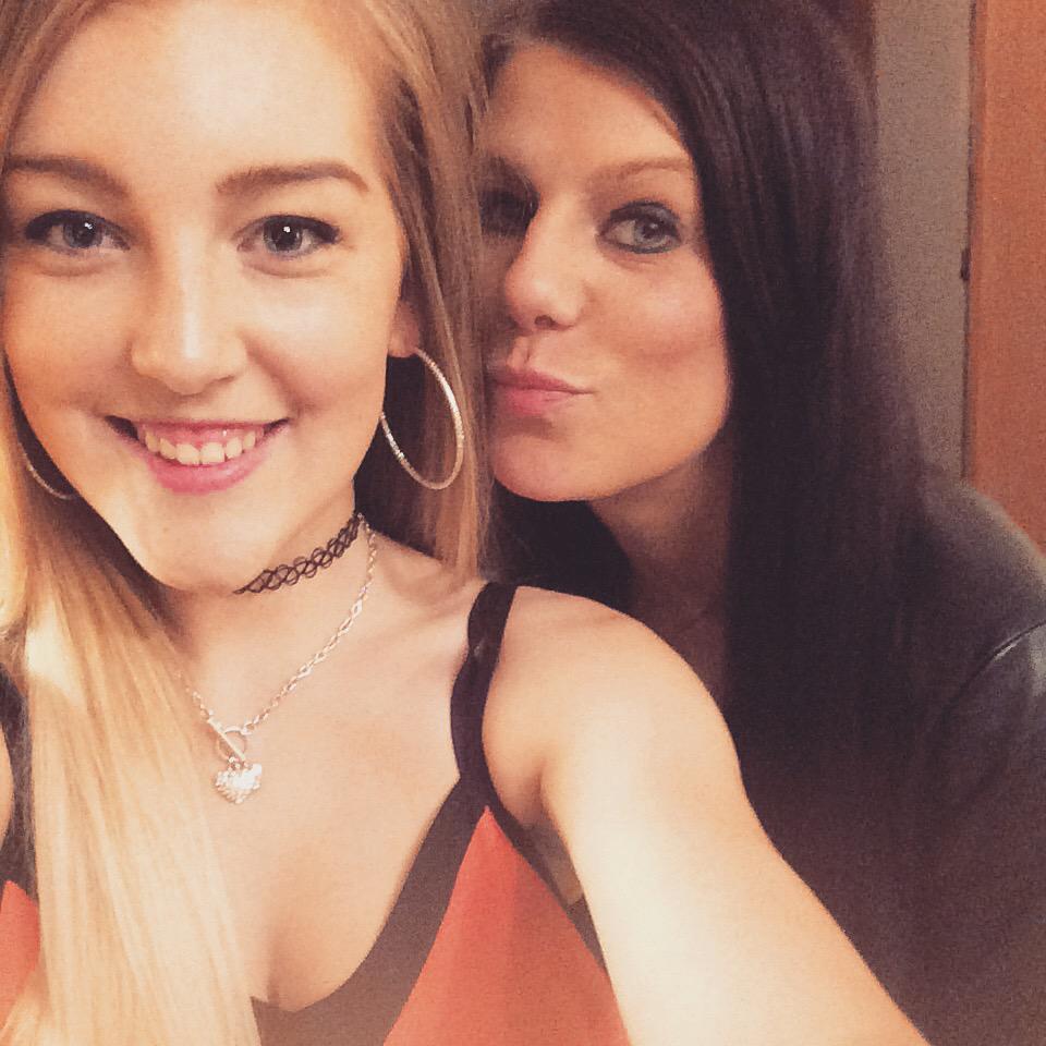 JadeMilligan's tweet photo. 💃💃💜 @lynnemunro3 http://t.co/JhihR8eZ0c