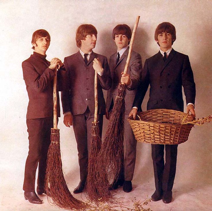 TheBeatlesFABS's tweet photo. #HappyNewYear http://t.co/07FJkXuWqA