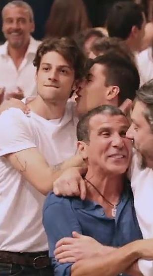 arthurdesgrama's tweet photo. uma história de amor mais bonita que crepúsculo http://t.co/0s0qsymKz4