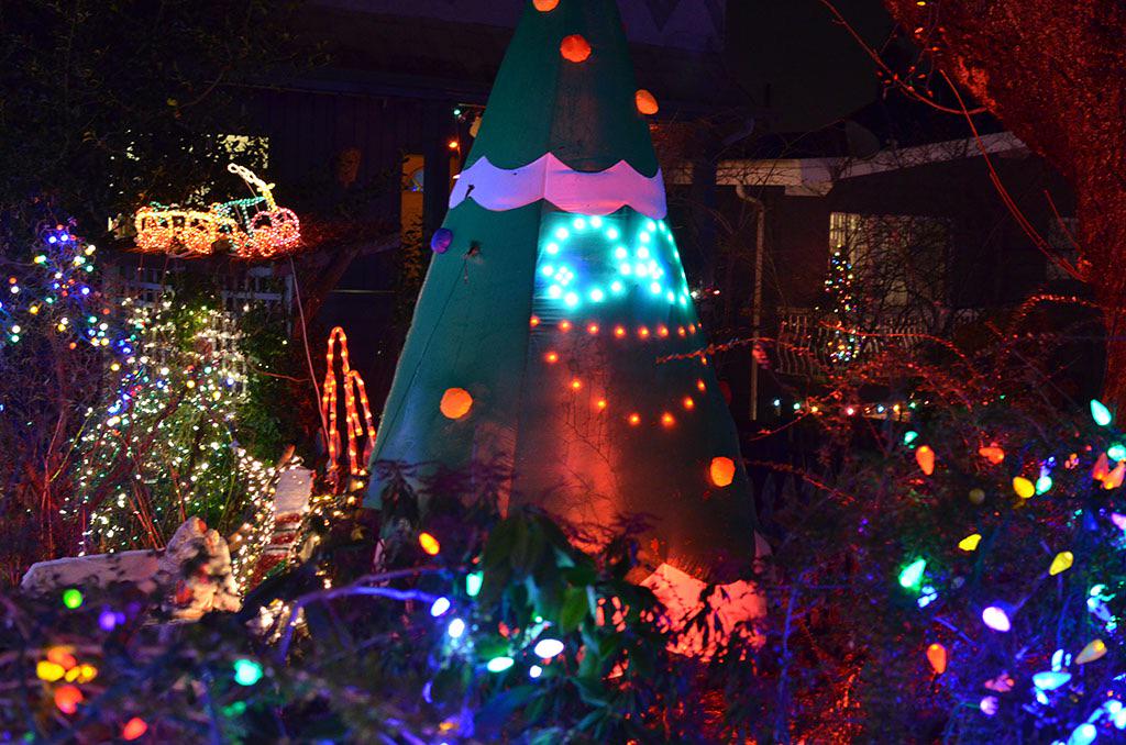 #Trinity St #Christmas #light #HometownHolidays #vancouver