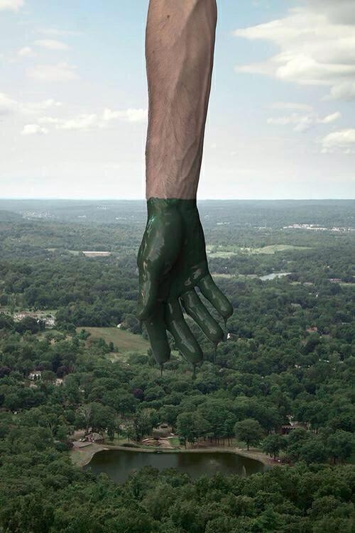 reveles_'s tweet photo. "@comfort: life imitates art http://t.co/uJsj7nuZ8H"