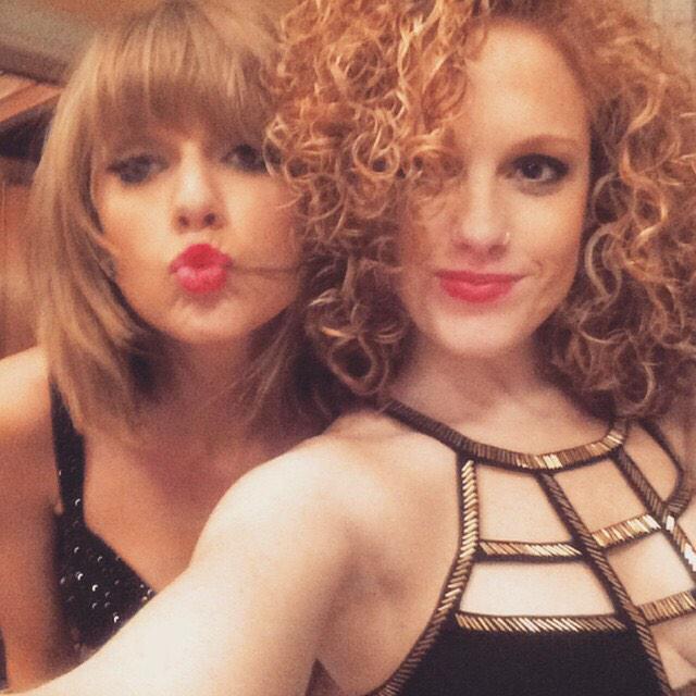 TT4Taylor's tweet photo. Who wants a kiss?! #tabigail #nye http://t.co/6KfZ3LdRc1 http://t.co/ctft9Im02a