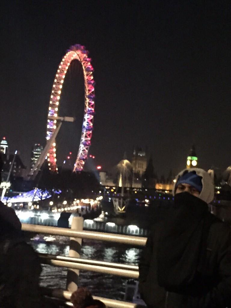 w9ayif's tweet photo. @hatimam براس السنه انا يالندن والى الان بالندن اللي يبي شي من لندن حاضرين 👋✌️ http://t.co/67achsWTAx