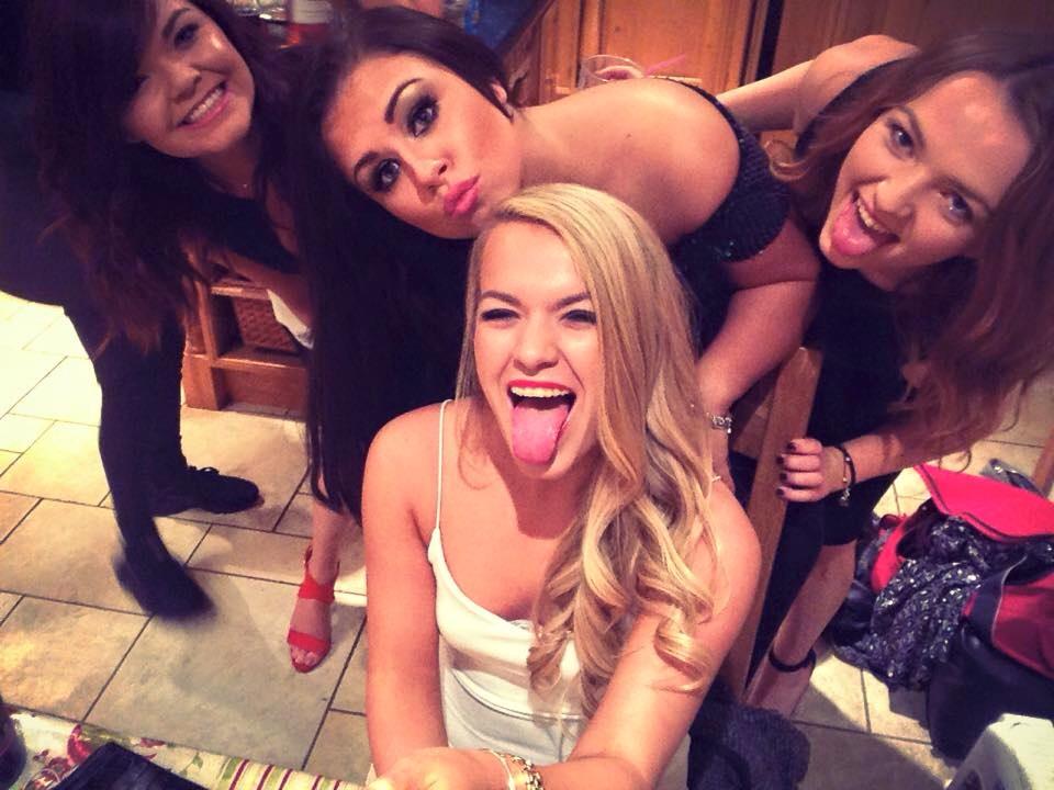 Natalie_7890's tweet image. Had a class NYE with my favs #classyladies #definitelynotaverage