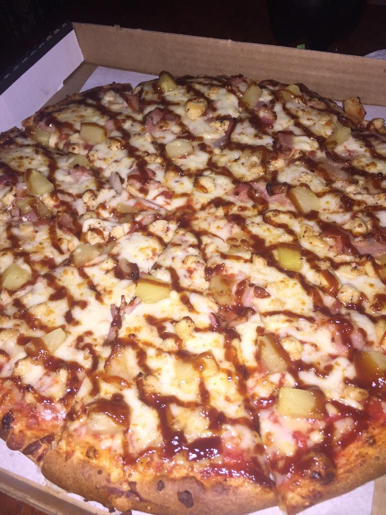 LhizJordn's tweet image. Literally, I can&apos;t #PizzaTracker