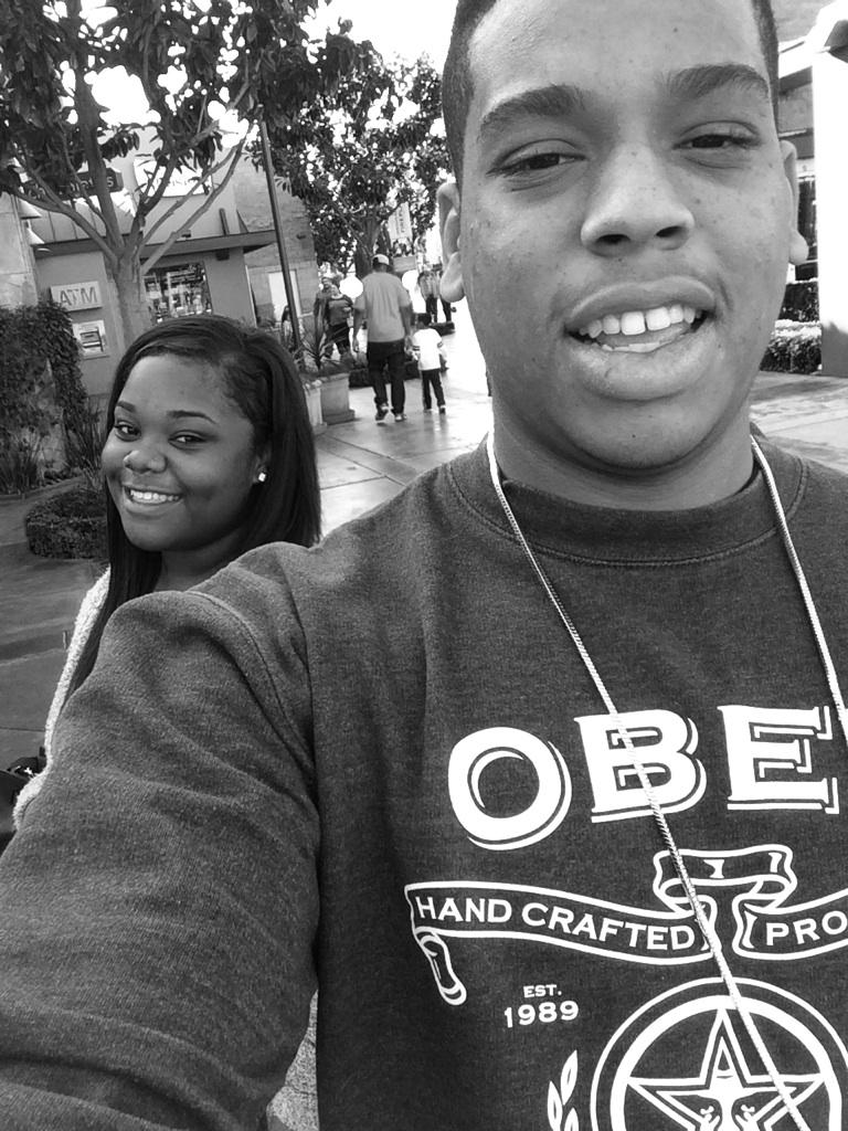 sydgal_'s tweet photo. Happy anniversary💏 I love you💙💍 #best6months👫 http://t.co/TdCqIhdkb7