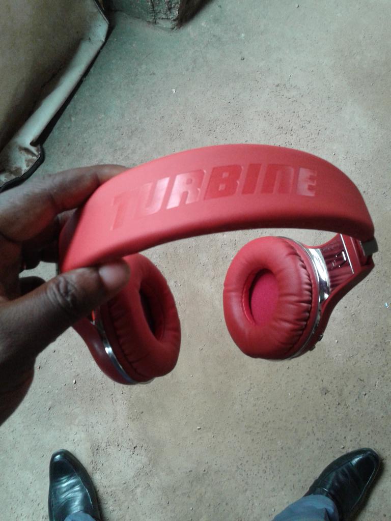 TuWillEnt's tweet photo. #Bluedio #Headphone #Wireless #Bluetooth #HandsFree #Equalizer #InBuiltBattery #ComfortableEarMuff #AudioSharing http://t.co/6bAR6AvqWO