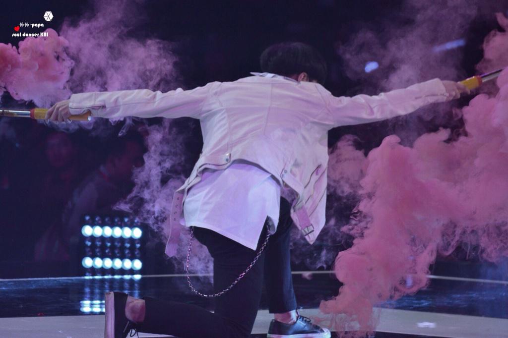 lemon_xing's tweet photo. #1000DaysWithEXO #ILoveEXO #EXO1000DAY #1000DaysWithLay http://t.co/ZNUYsbJuJz