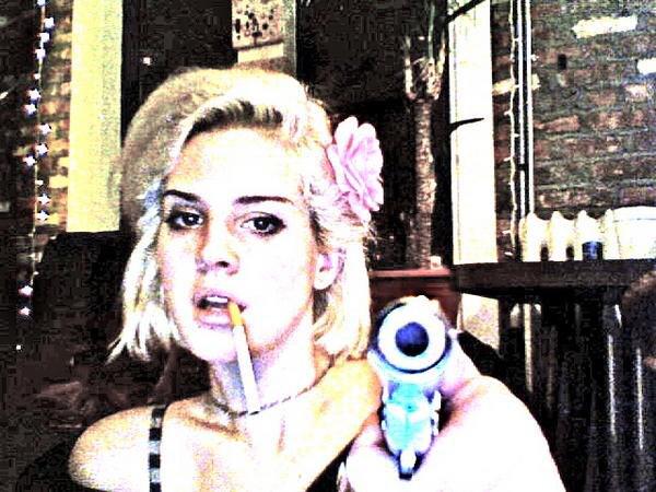 marijasuper5's tweet photo. “@shades0fjade: when u were born bad http://t.co/ONgOZDykba” fuj lana del rej ir tik nepatikama
Kurs vispar pipe nu kaut kadi nenormali  :(