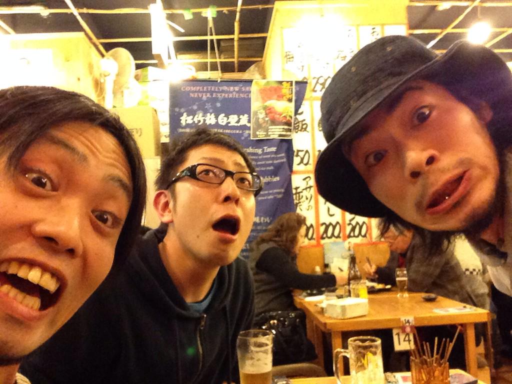 dambo_dr's tweet photo. 地元ー！元ダンボのベースとサンチェ！ http://t.co/6OiA3dSO3g