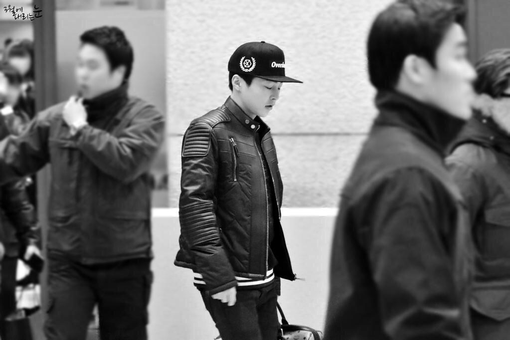 XIUMINPRINCE's tweet photo. [PIC] 141231-150101 XIUMIN at Incheon Airport (cr.snowymarch326)
http://t.co/vG0qZxz60J
http://t.co/nJKesId0AX http://t.co/jkthgmMZnQ