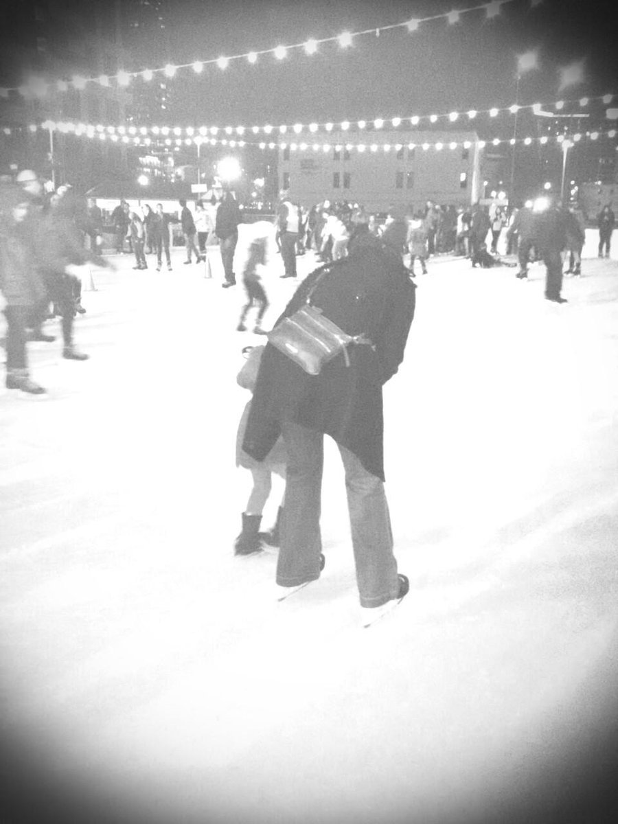 seequeencity's tweet photo. #IceIceBaby #HolidayOnIce.  I forsee making this a tradition 🔮 http://t.co/eZB24k3whi