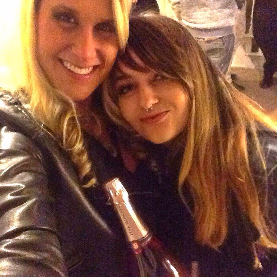 hollynoelangel's tweet photo. Bubbly with my bestie #NYE2015 #NYE #Cheersto2015 #bestfriend #bubbly #champagne #Toast2014 #Happy2015 #NewYear http://t.co/y2aJ9f9m2F
