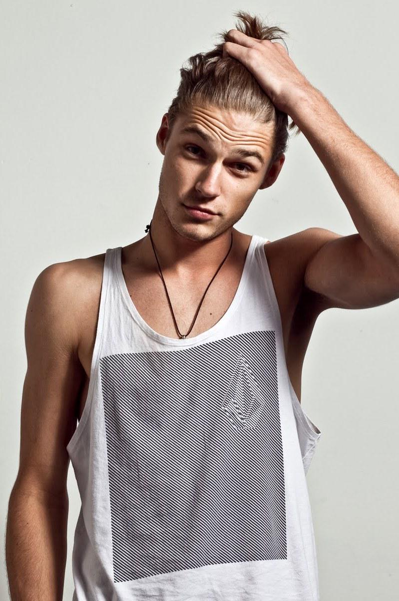 B6U_z2-CcAAlqCt.jpg:large