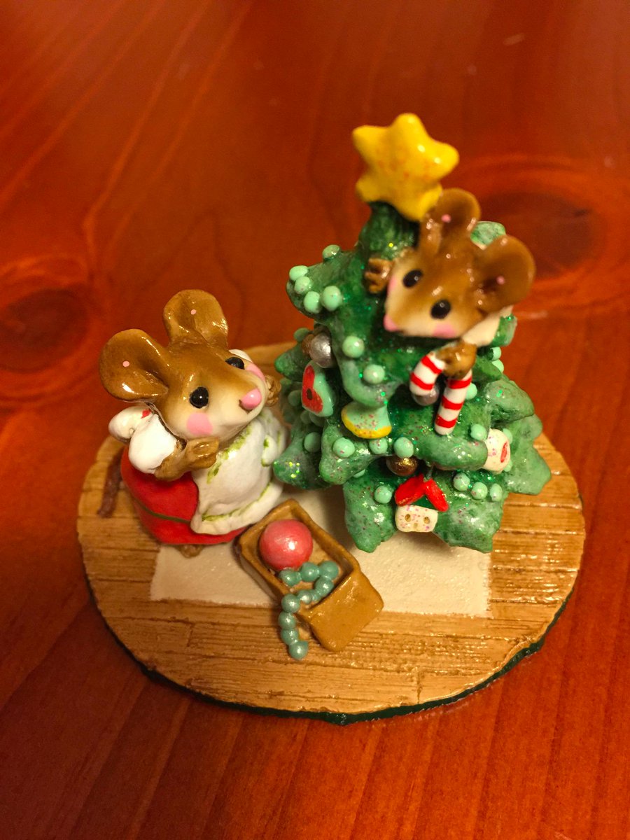 caroleaaaacosta's tweet photo. Just found adorable collectables #weeforestfolk #mouseminiatures #mousies #mouseys #mouselove #mouselover #2015 http://t.co/UAJGbobr72
